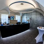 Hotel Zamek *