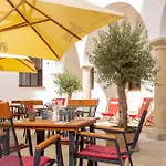 Zámek Hotel *