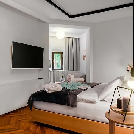 Zamek Hotell *