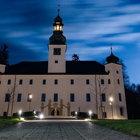 Hotel Zamek *