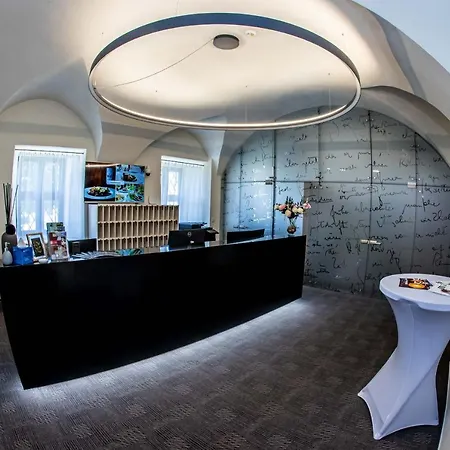 Hotel Zamek *