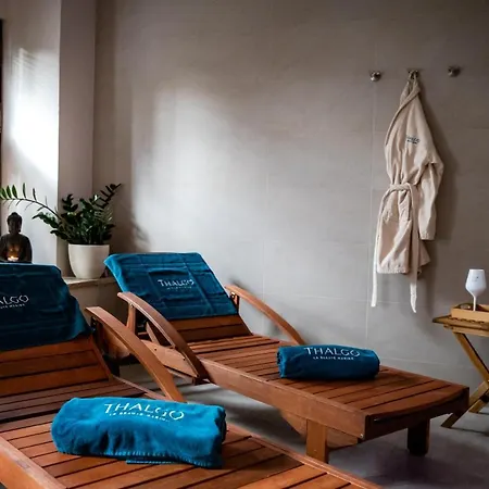 Zamek Hotel Trest