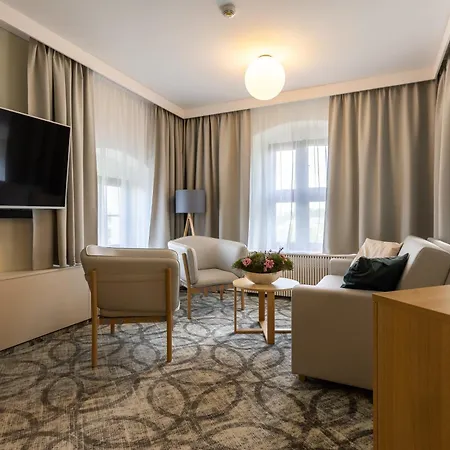 Zamek Hotel Trest